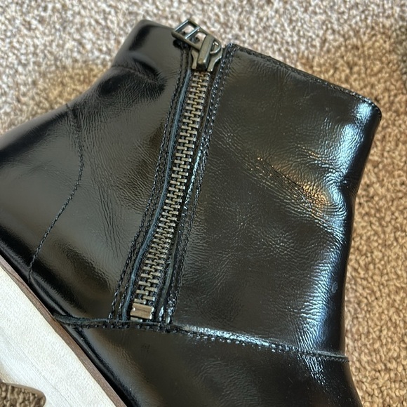 Sorel Harlow Zip Wedge Booties - Picture 4 of 10